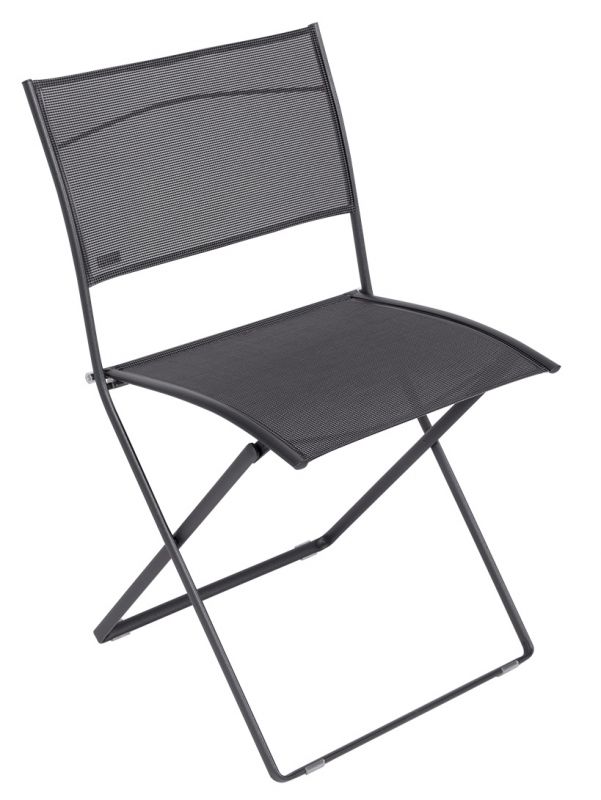 Schwarzer Plein Air Stuhl von Fermob, ein klappbarer Outdoor-Stuhl mit filigranem Design.